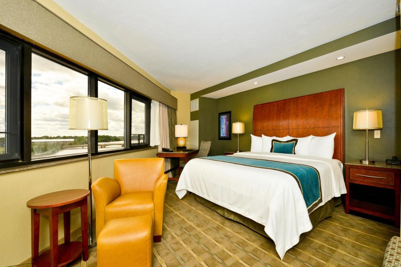 Oshkosh Waterfront Hotel & Convention Center Exteriér fotografie